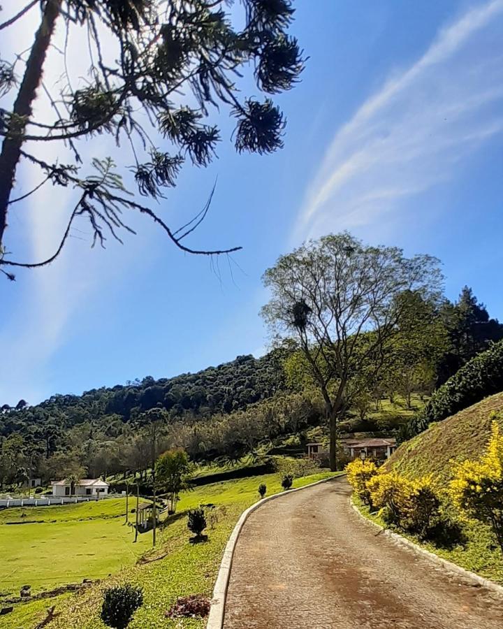 Pousada Pedacinho Do Ceu Chale 2 Cunha Luaran gambar