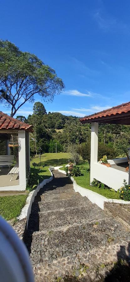 Pousada Pedacinho Do Ceu Chale 2 Cunha Luaran gambar
